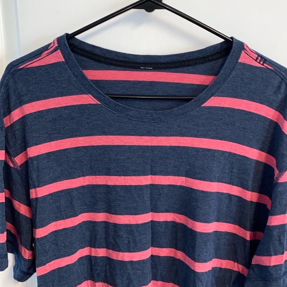 Lululemon Men’s Tee Shirt - Picture 2 of 4